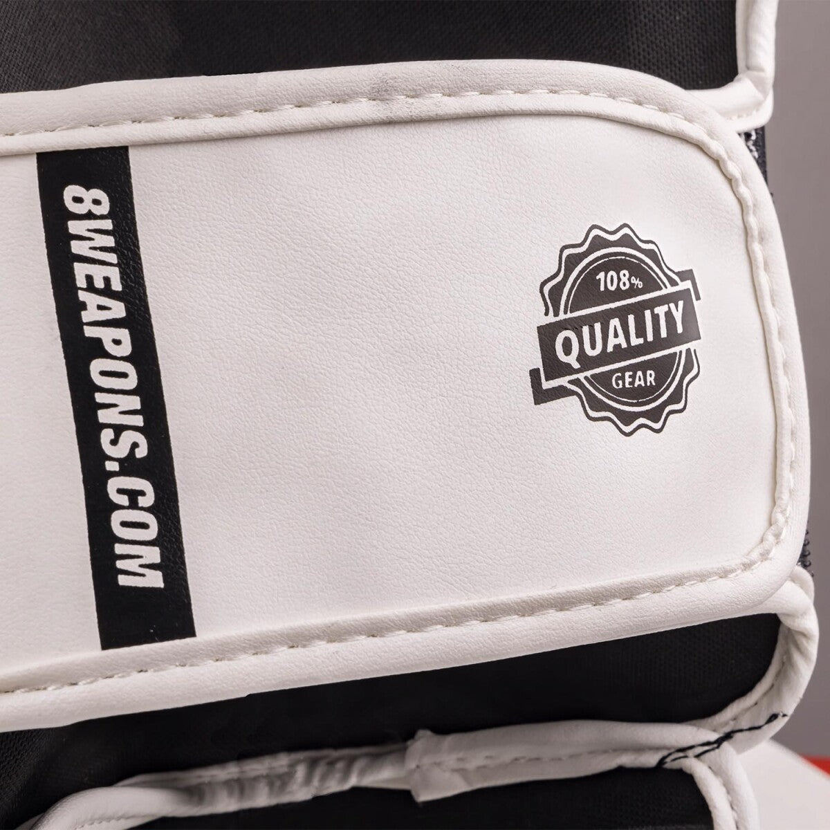 8Weapons Unlimited 2.0, White, L